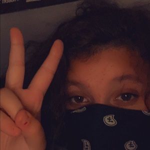 Meet your Posher, Olivia